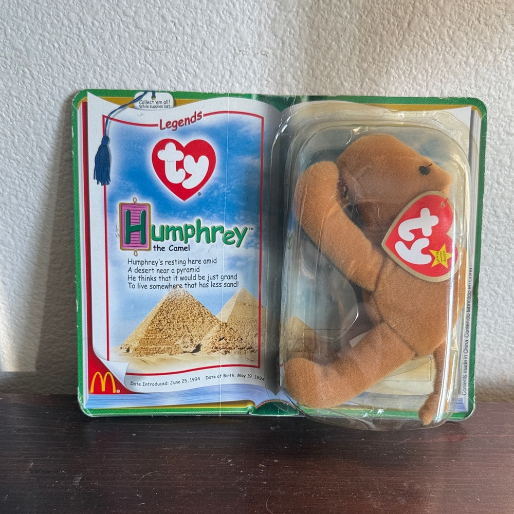 Vintage Ty Legends Humphrey the Camel Plush - Tan